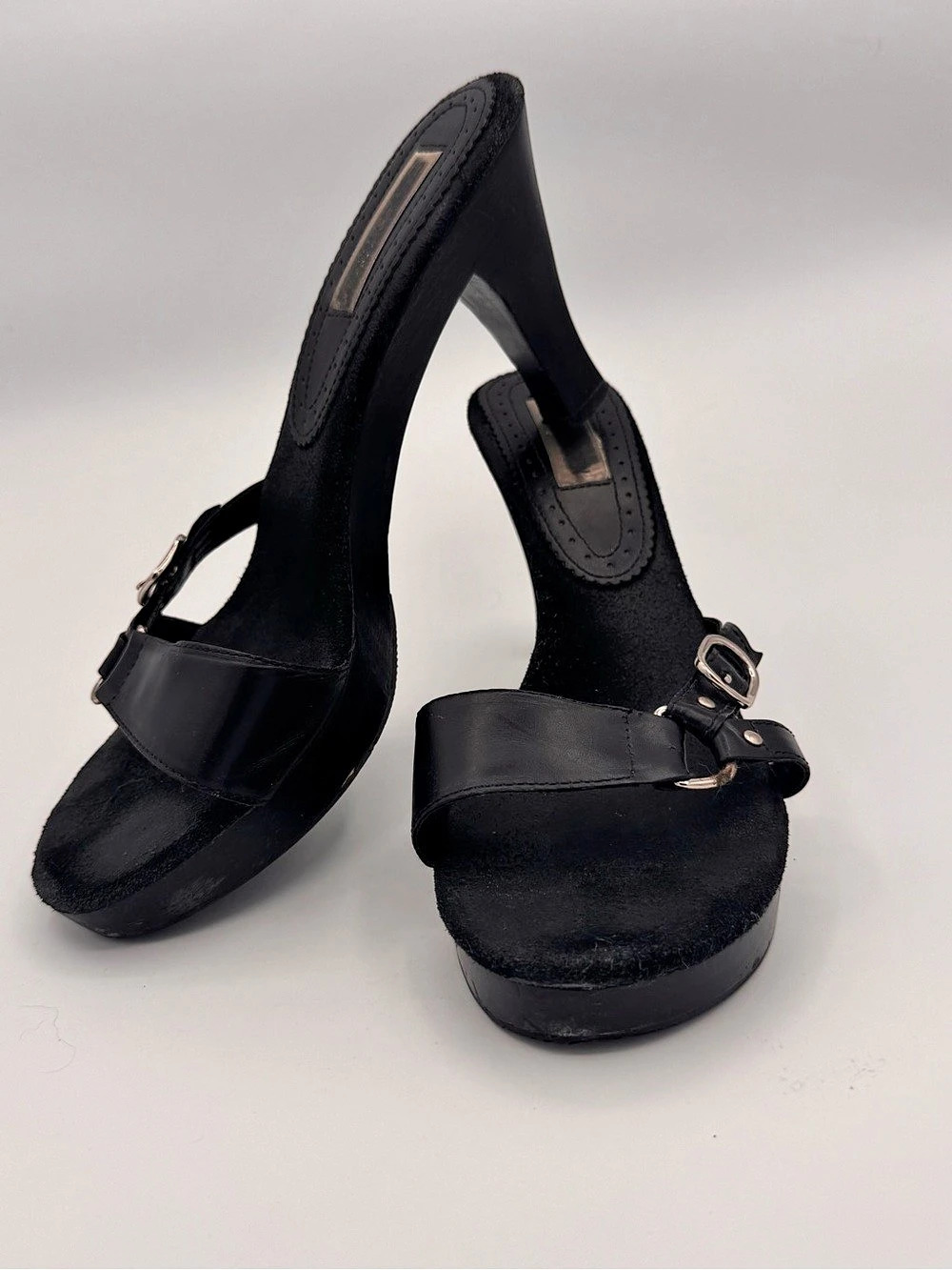 Vintage Steve Madden “Locket” Size 10b Black Platform Heeled Sandals